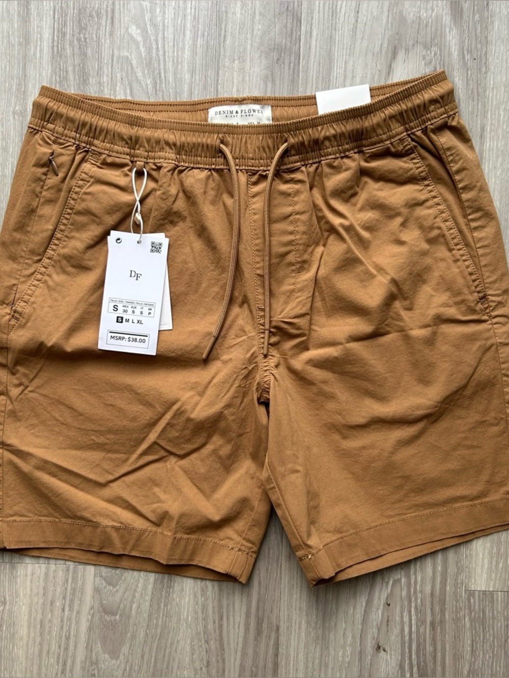 Denim & Flower | 7" Cotton Pull-On Jogger Short in Tan Camel (Small)
